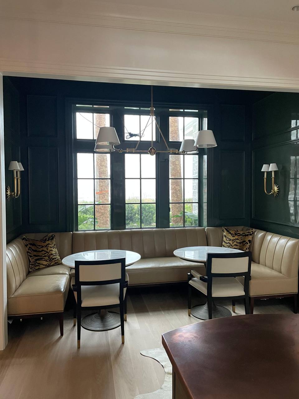 Lacquered Dining Nook